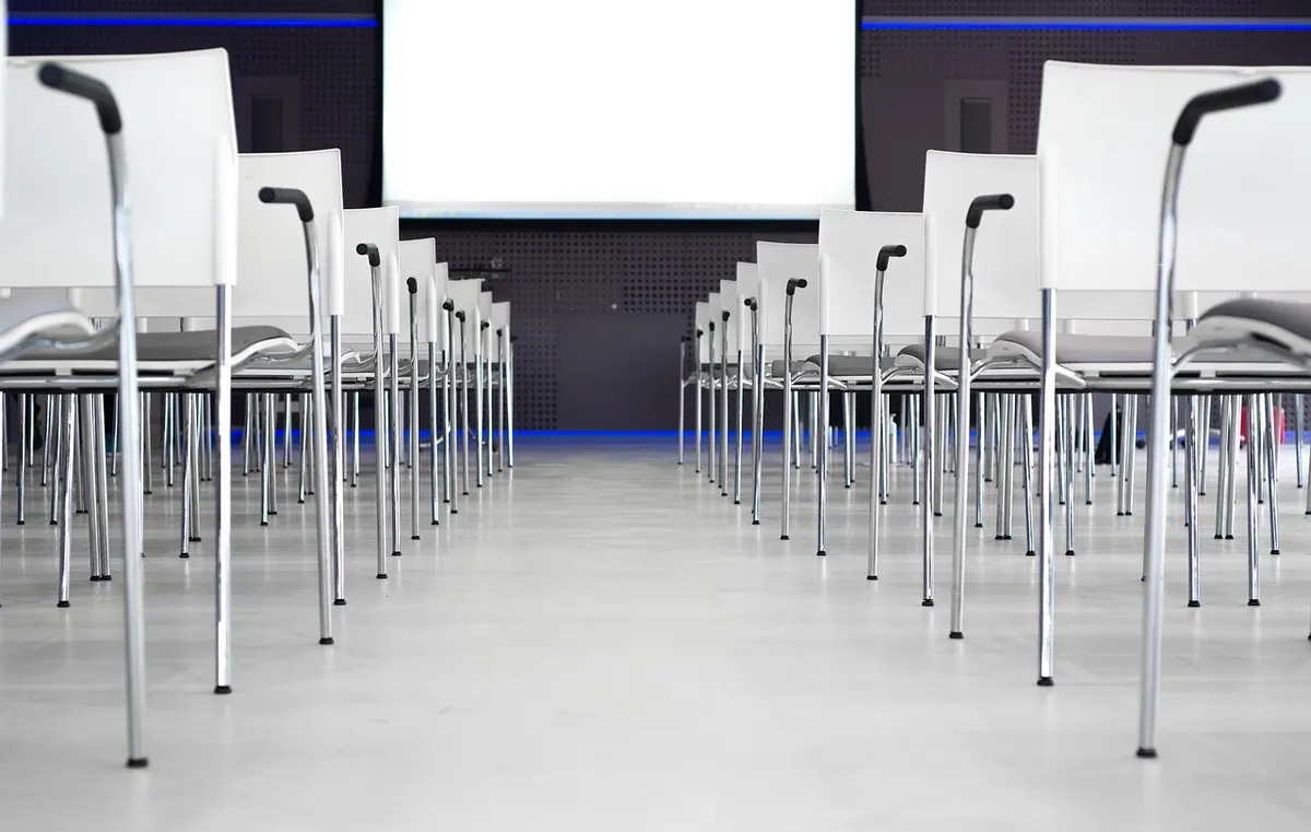 How to Explain a Machine Learning Model to Non-Technical Stakeholders