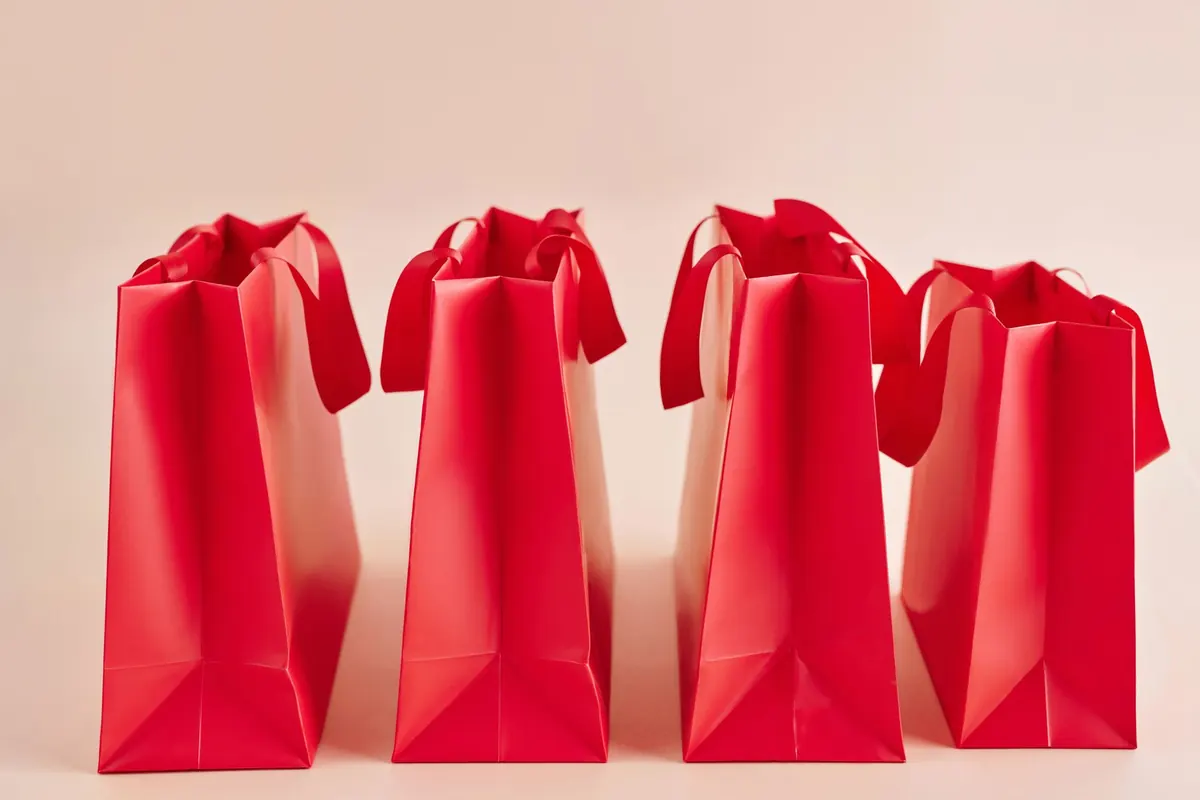 Seasonal Sales Forecasting with Python: A Holiday Retail Case Study